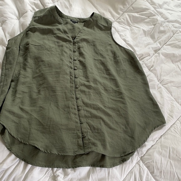 Torrid tank top - Picture 1 of 2